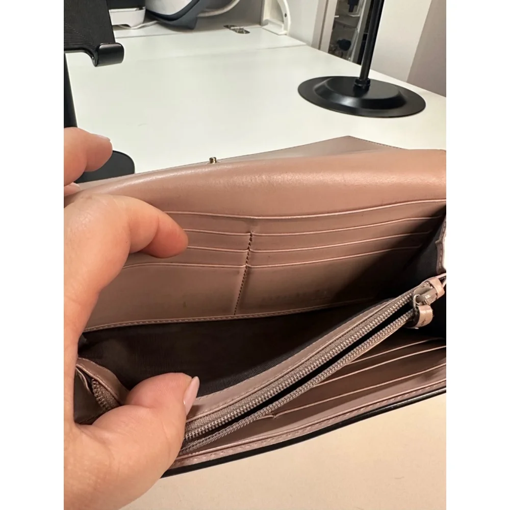 Women's Gucci Wallet Blush Pink - Picture 8 of 11